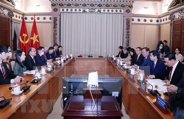 hcm city welcomes investors from hong kong official picture 1