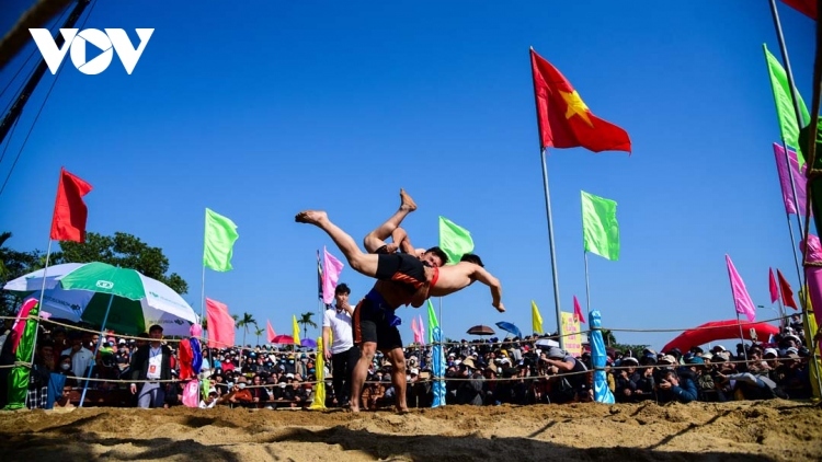 Wrestling festival excites crowds in early Spring