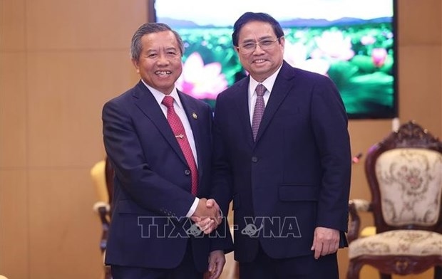 pm s lao visit brings fresh air to vietnam - lao relations picture 1