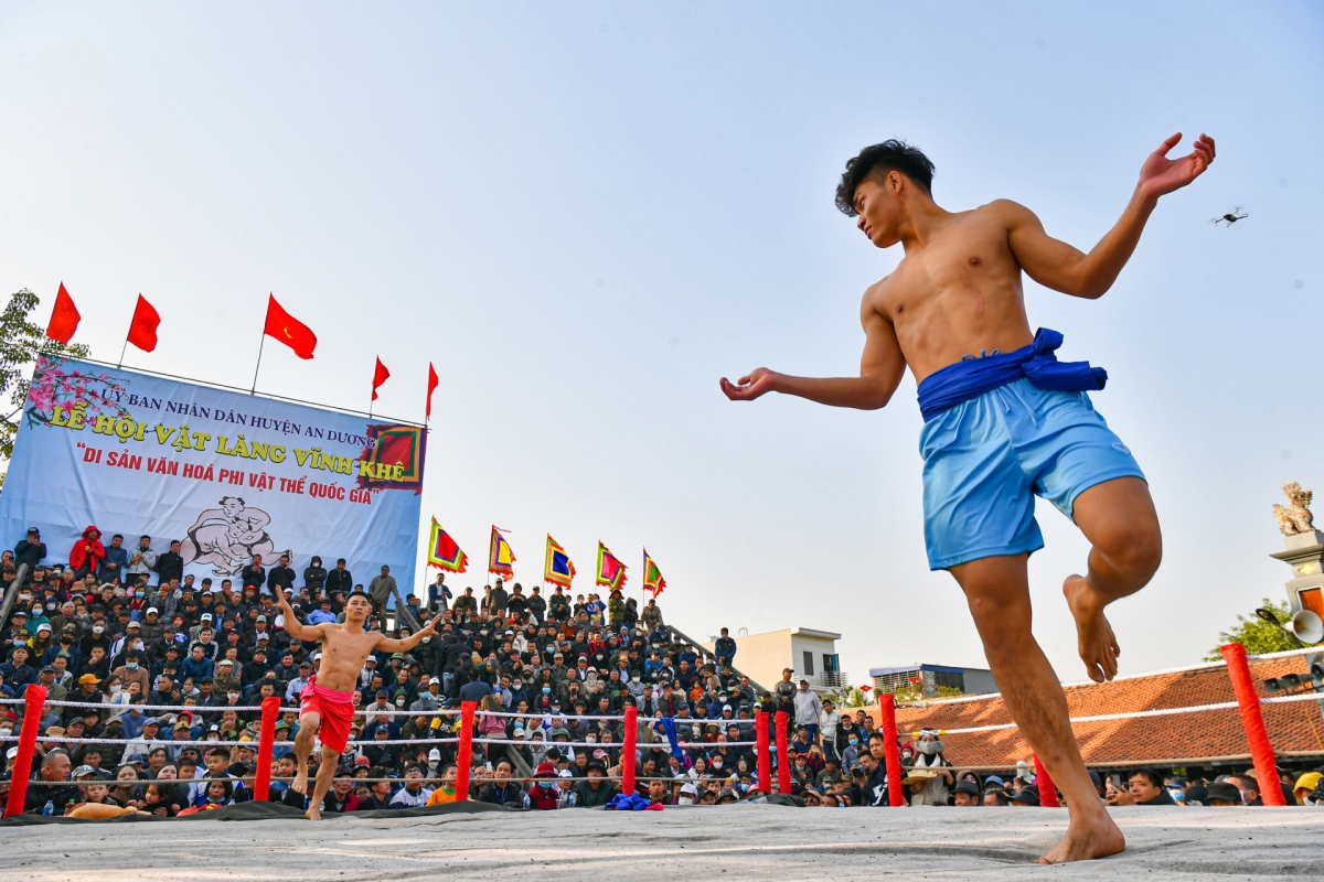 hai phong hosts 700-year-old wrestling festival picture 9