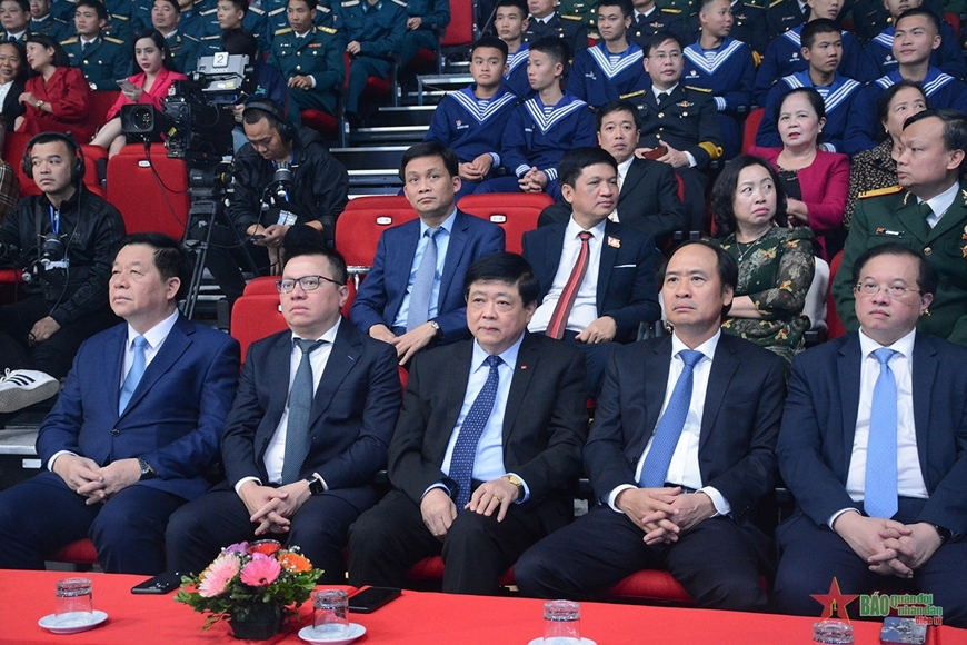 Ong nguyen trong nghia du chuong trinh nghe thuat dac biet xuan truong sa 2023 hinh anh 1