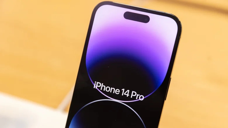 Cách tùy chỉnh màn hình khóa trên iPhone 14 hoặc iPhone 14 Pro