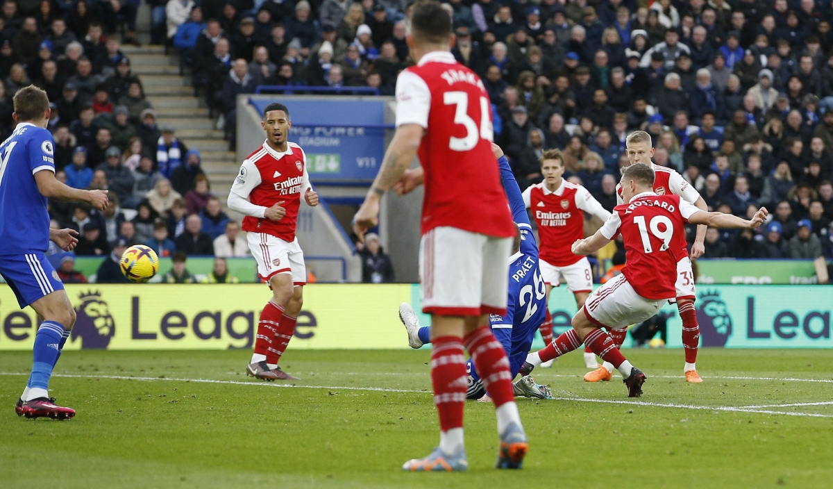 var 2 lan tu choi ban thang, arsenal nhoc nhan vuot ai leicester hinh anh 7