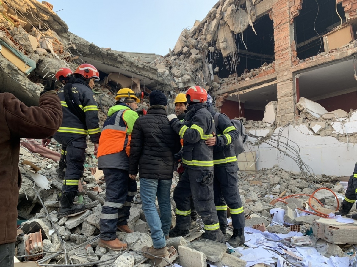 vietnamese rescue team begins search mission in turkey picture 7