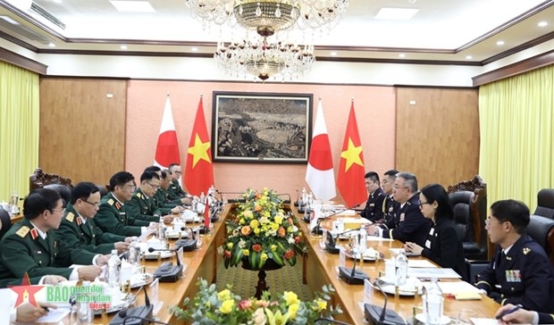 vietnam, japan ground self-defence forces boost ties picture 1