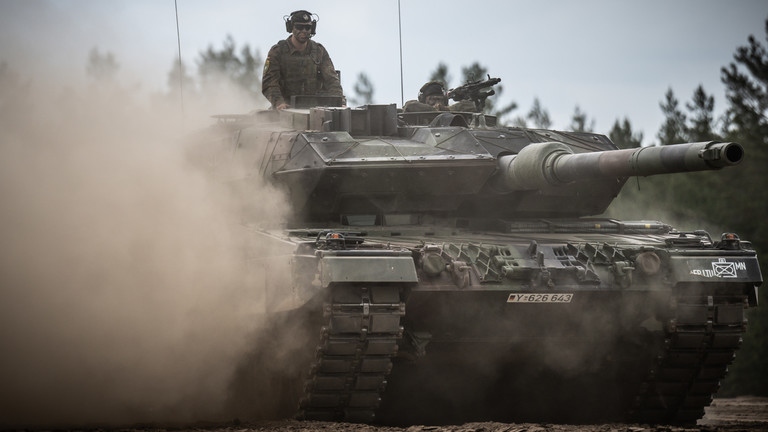 Nga ủng hộ treo thưởng cho binh sỹ đốt cháy xe tăng NATO ở Ukraine