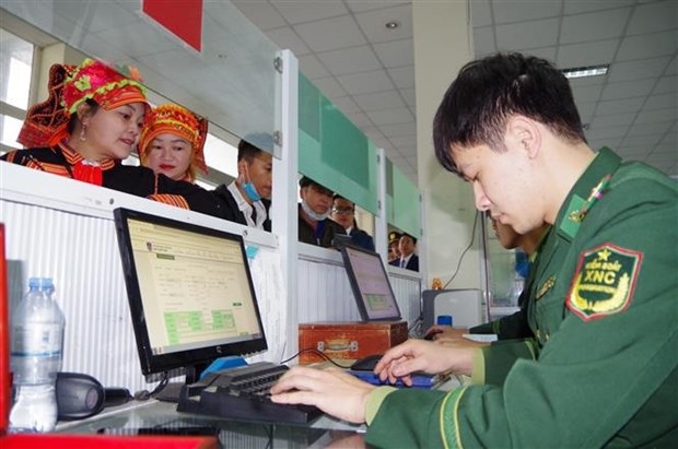 vietnamese, chinese border gates fully resume operations picture 1
