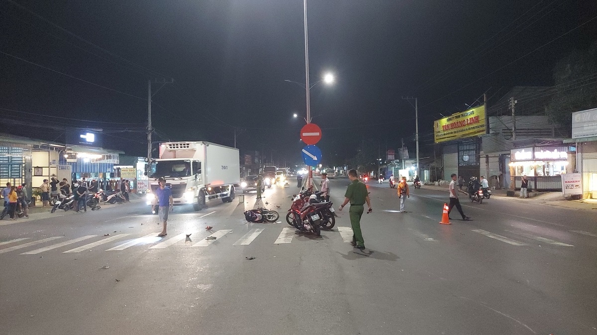 Tai nạn liên hoàn giữa 3 xe máy ở Bình Phước làm 1 người chết 4 ...