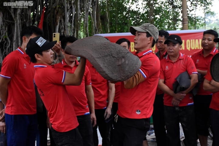 210 makers join unique clay firecracker festival in hai duong picture 1