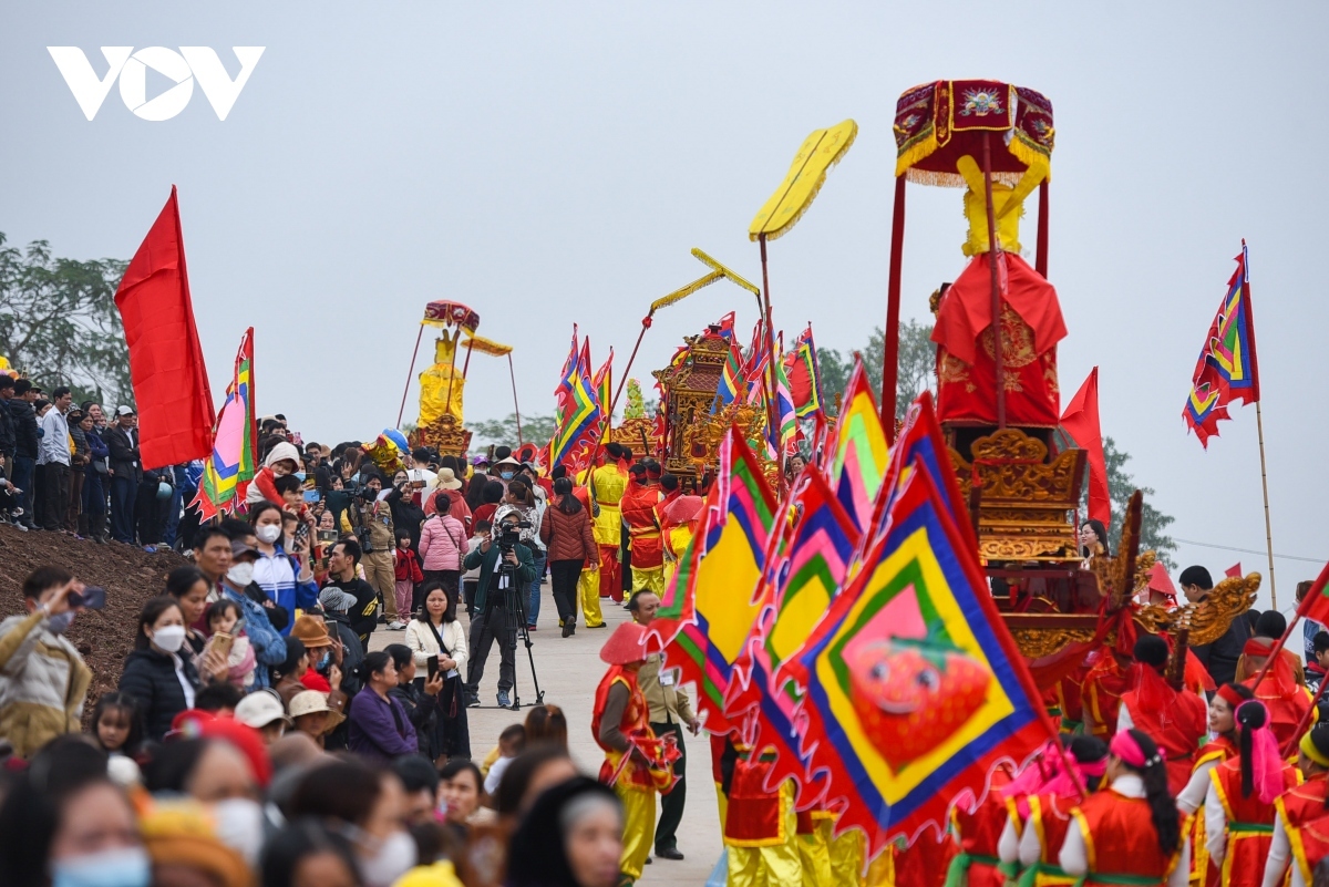 festival commemorates first king of vietnamese people picture 6