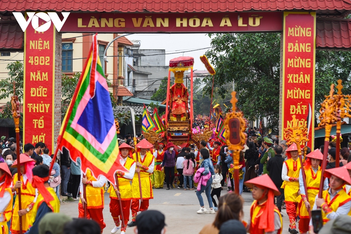 festival commemorates first king of vietnamese people picture 7