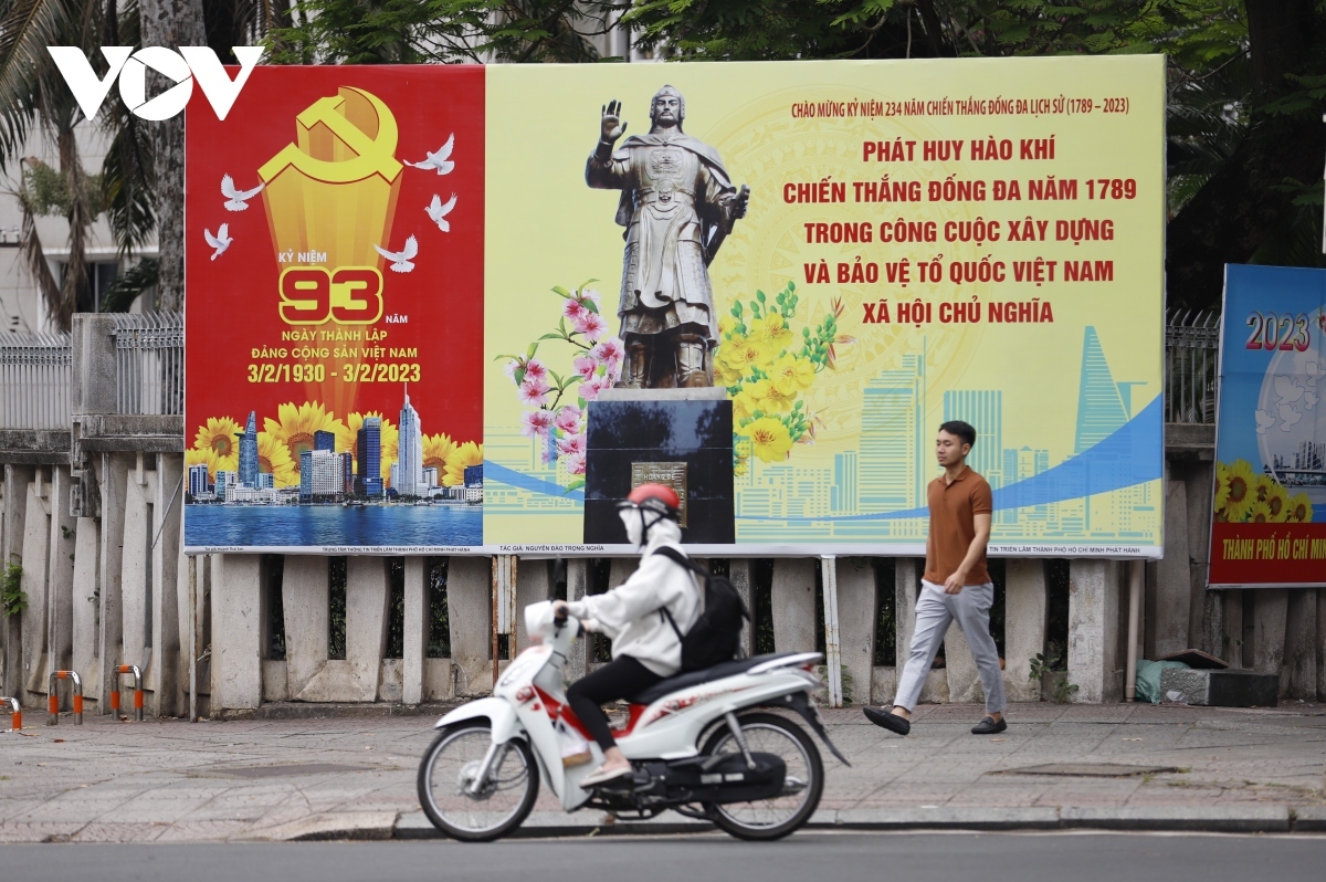 city streets brilliantly decorated to celebrate party s 93rd anniversary picture 7
