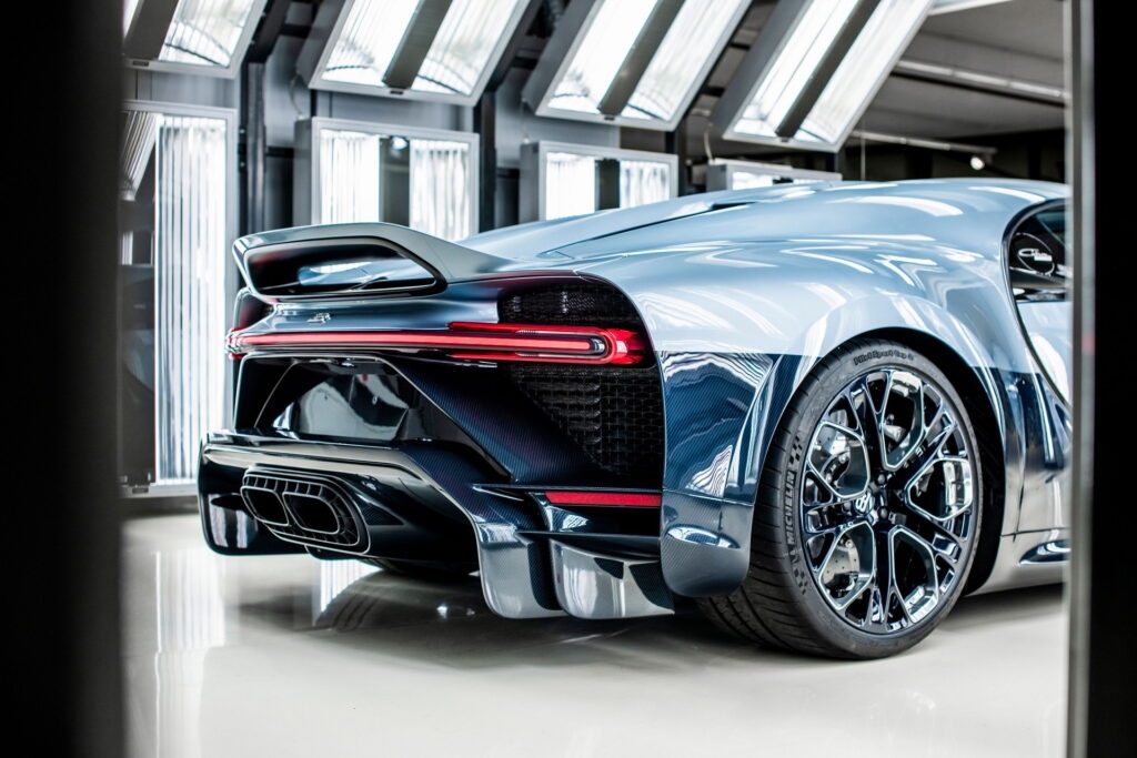 Bugatti Chiron Profilée trở thành chiếc xe mới đắt nhất từng được bán đấu giá - Ảnh 25.