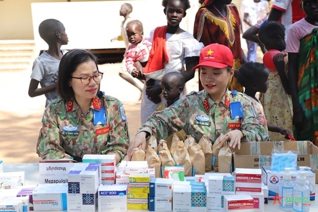 vietnamese blue beret doctors mark their day in south sudan picture 1