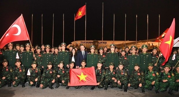 vietnamese servicemen set off for rescue operations in turkey picture 1