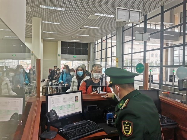 entry-exit activities resumed at bac luan i bridge border gate picture 1