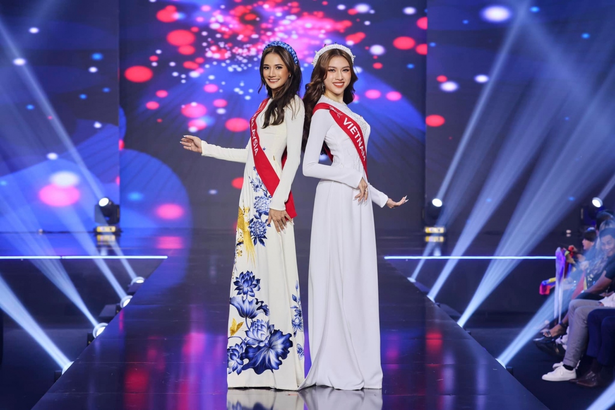 miss charm 2023 beauties appear charming during ao dai performance picture 3