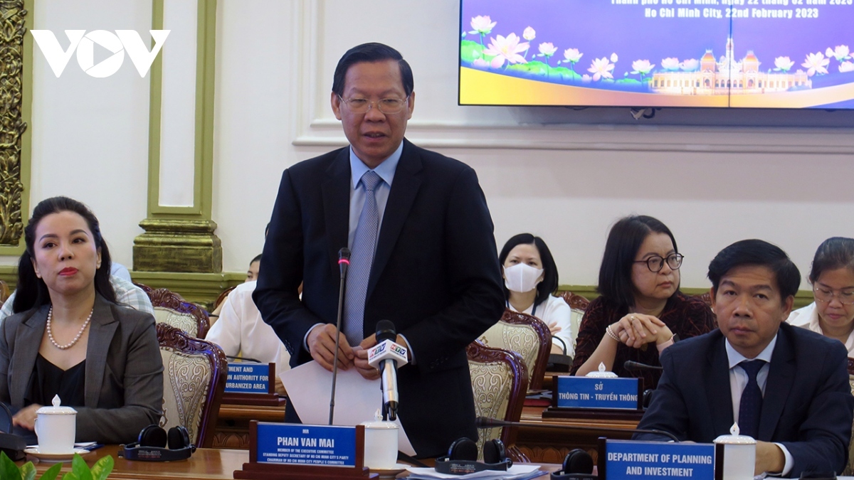 hcm city pledges to remove bottlenecks for foreign businesses picture 1