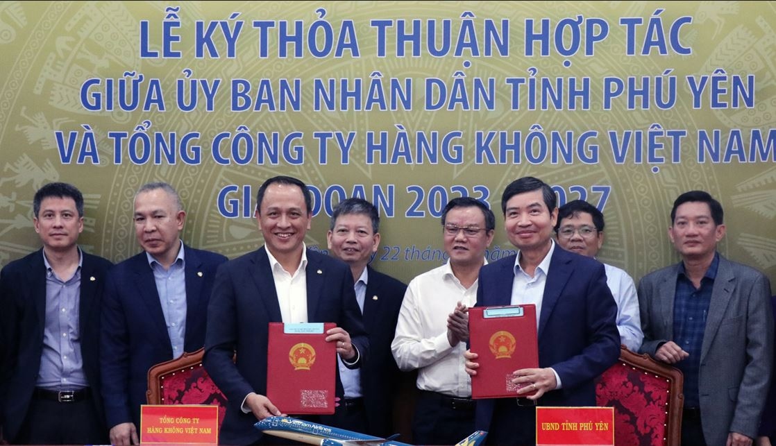 phu yen, vietnam airlines boost tourism development picture 1