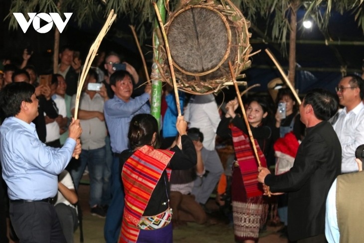 drum-breaking festival of the ma coong picture 1