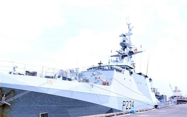 british naval patrol vessel pays friendly visit to hcm city picture 1