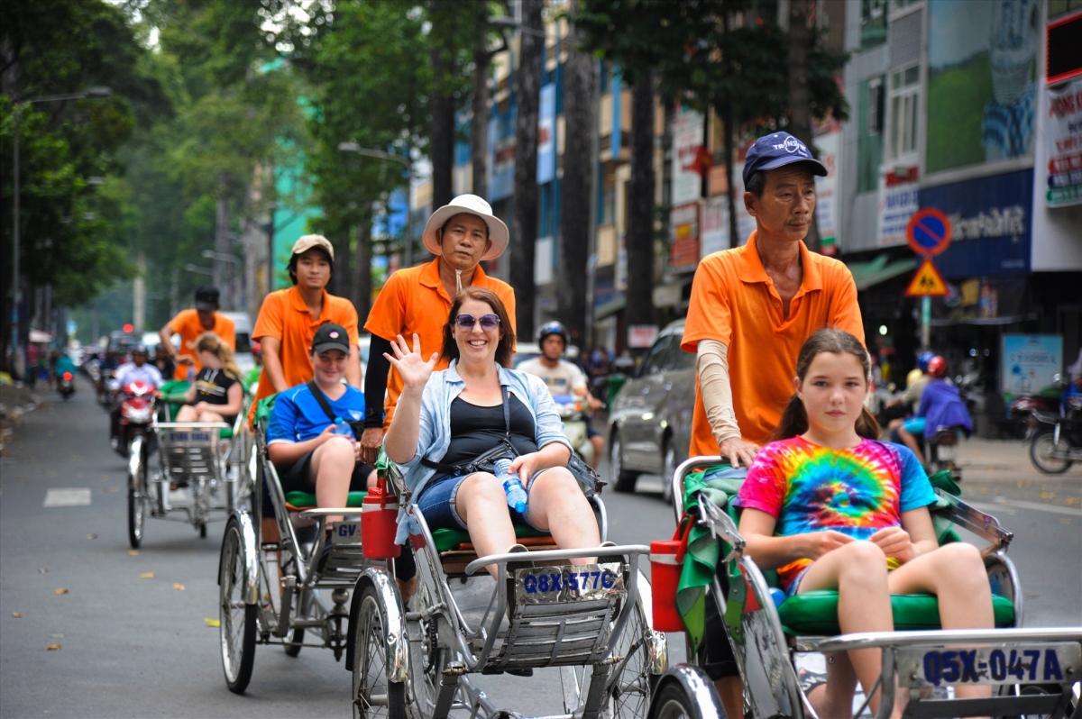 diverse means of transport for tourists ho chi minh city picture 2