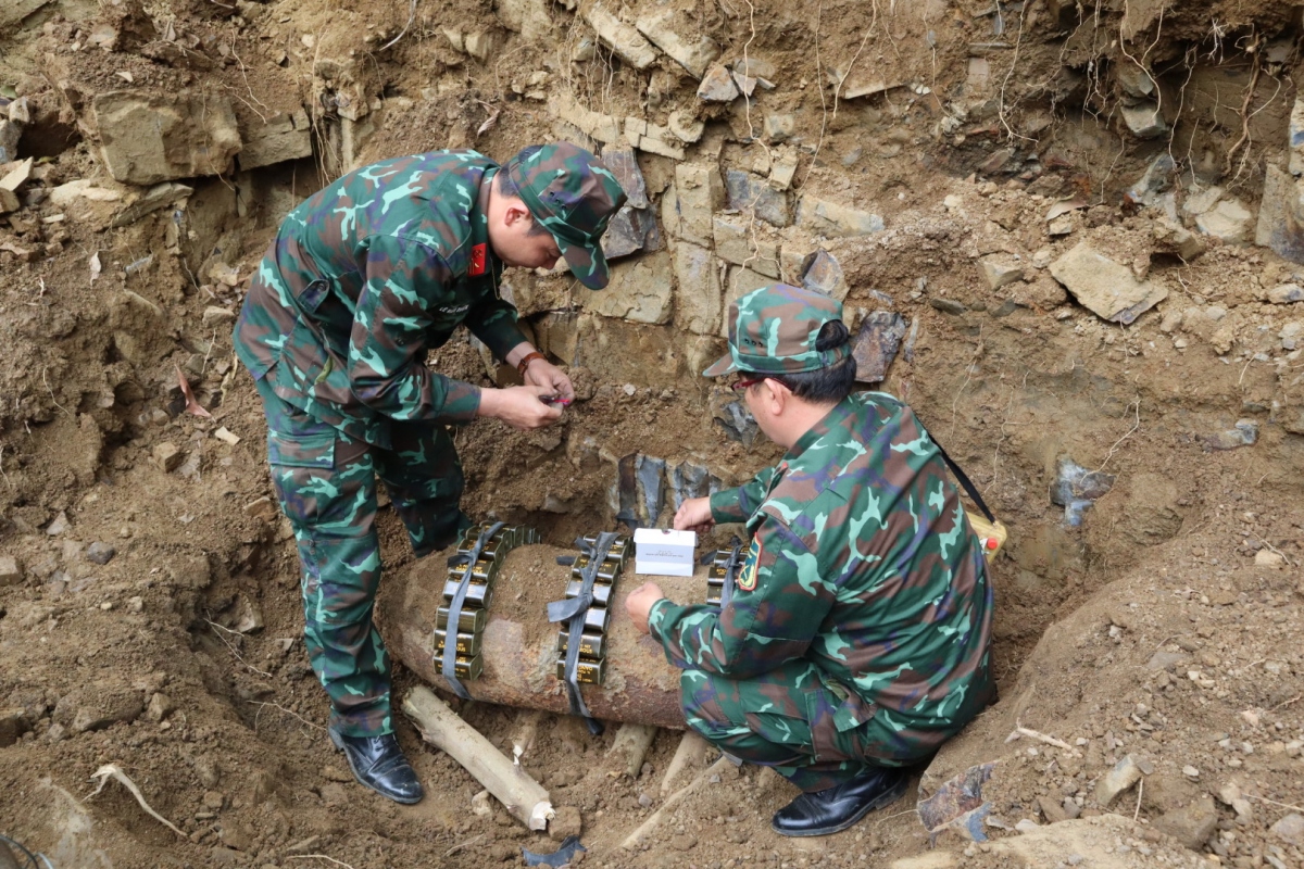 kich no an toan qua bom nang 228kg tai Dak lak hinh anh 1