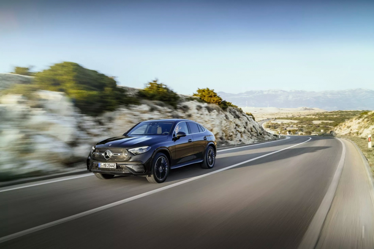 mercedes-benz glc coupe 2024 ra mat, them dong co hybrid hinh anh 3