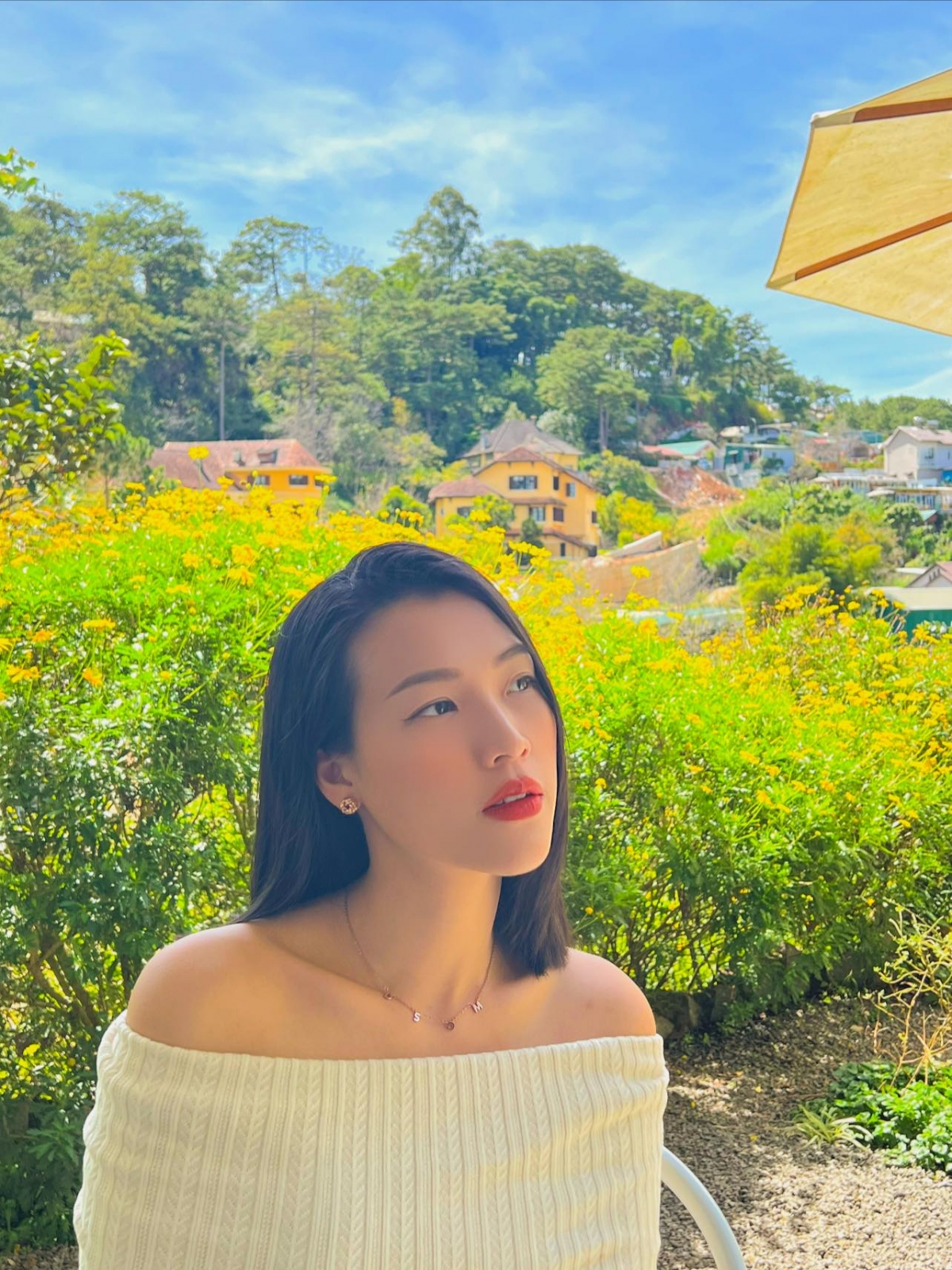 hoang oanh ngay cang dep va ban ron hon sau bien co ly hon hinh anh 16