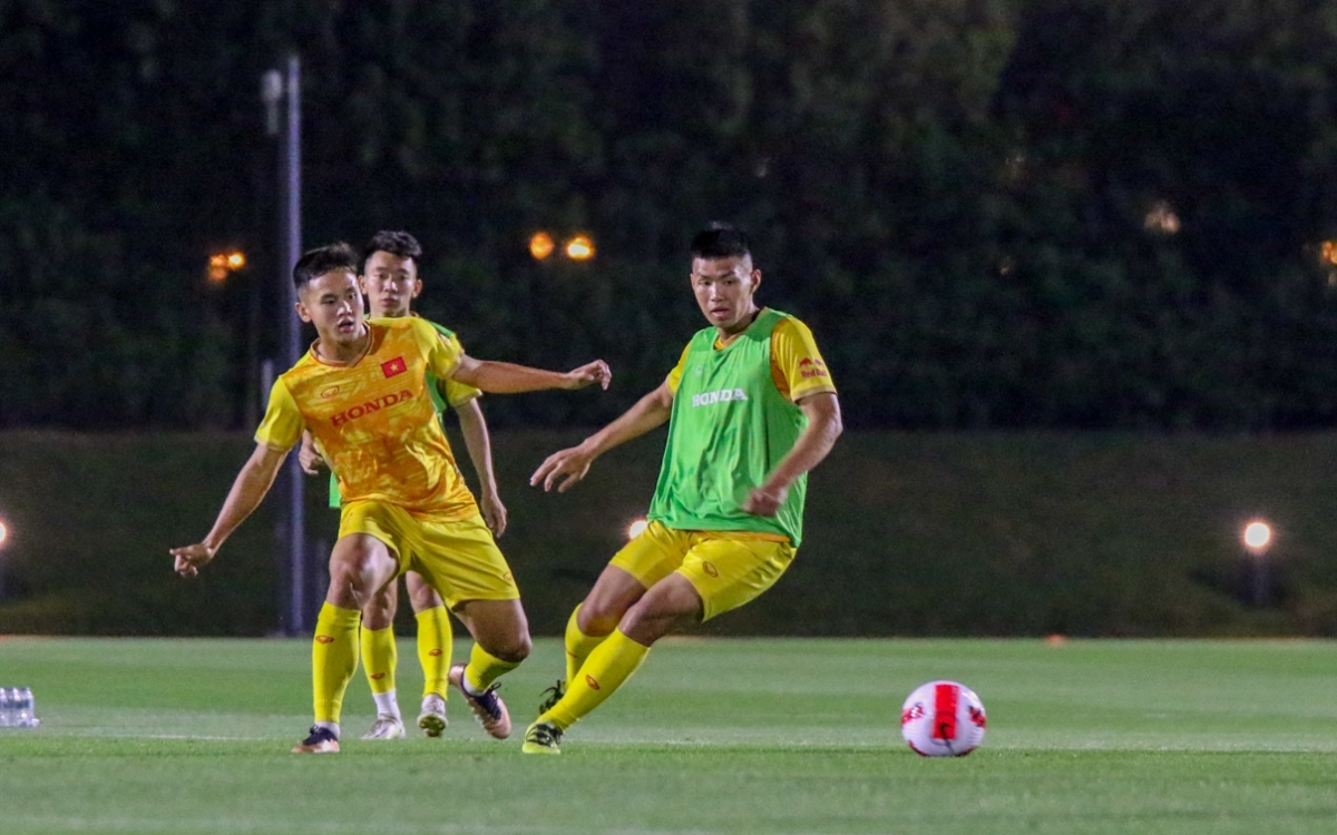 u23 viet nam lan dau trai nghiem trai bong thi dau cua doha cup 2023 hinh anh 7