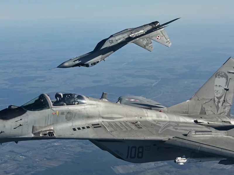 Các quan chức Lầu Năm Góc bí mật vận động gửi máy bay F-16 tới Ukraine |  baotintuc.vn