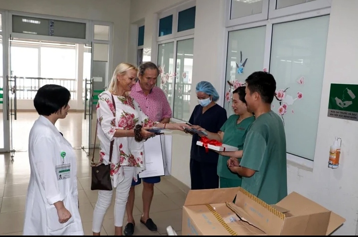 british couple return to vietnam after three years of covid-19 infection picture 1