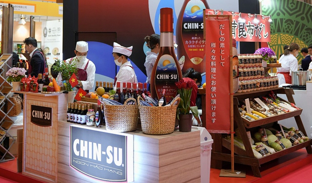 visitors impressed with vietnamese fish sauce at foodex japan picture 1