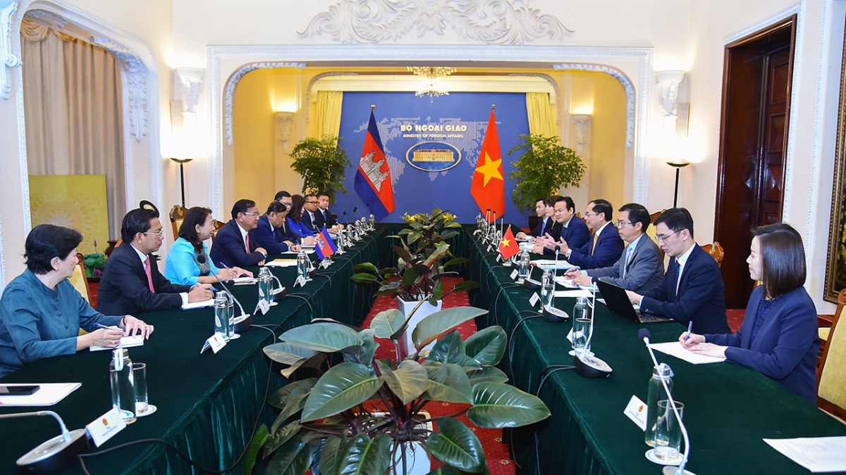bộ trưởng ngoại giao hai nước việt nam và campuchia hội đàm hình ảnh 1 bo truong ngoai giao hai nuoc viet nam va campuchia hoi dam hinh anh 1