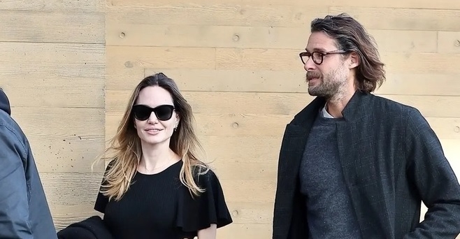 Angelina Jolie hẹn hò ăn trưa cùng tỷ phú David Mayer de Rothschild