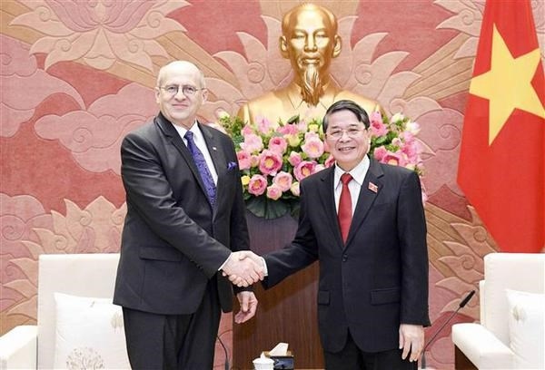 vietnam desires stronger all-around ties with poland picture 1
