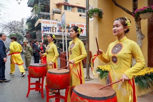 bach ma temple festival in hanoi old quarter opens picture 1