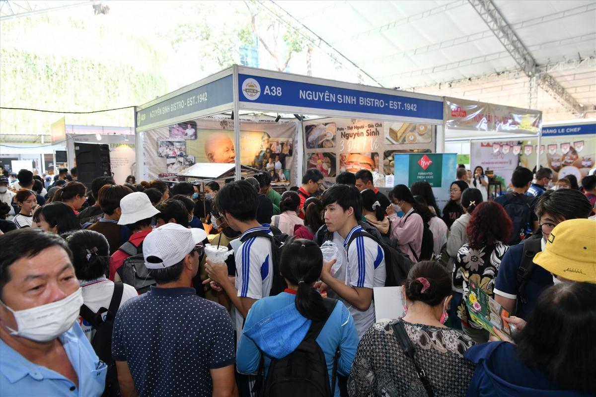 first-ever baguette festival honours popular national delicacy picture 9