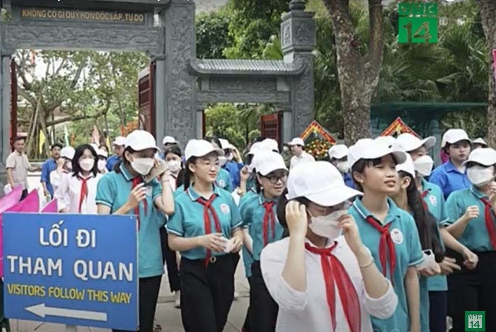 Tuyên Quang cấm nhà trường thu tiền học sinh đi tham quan