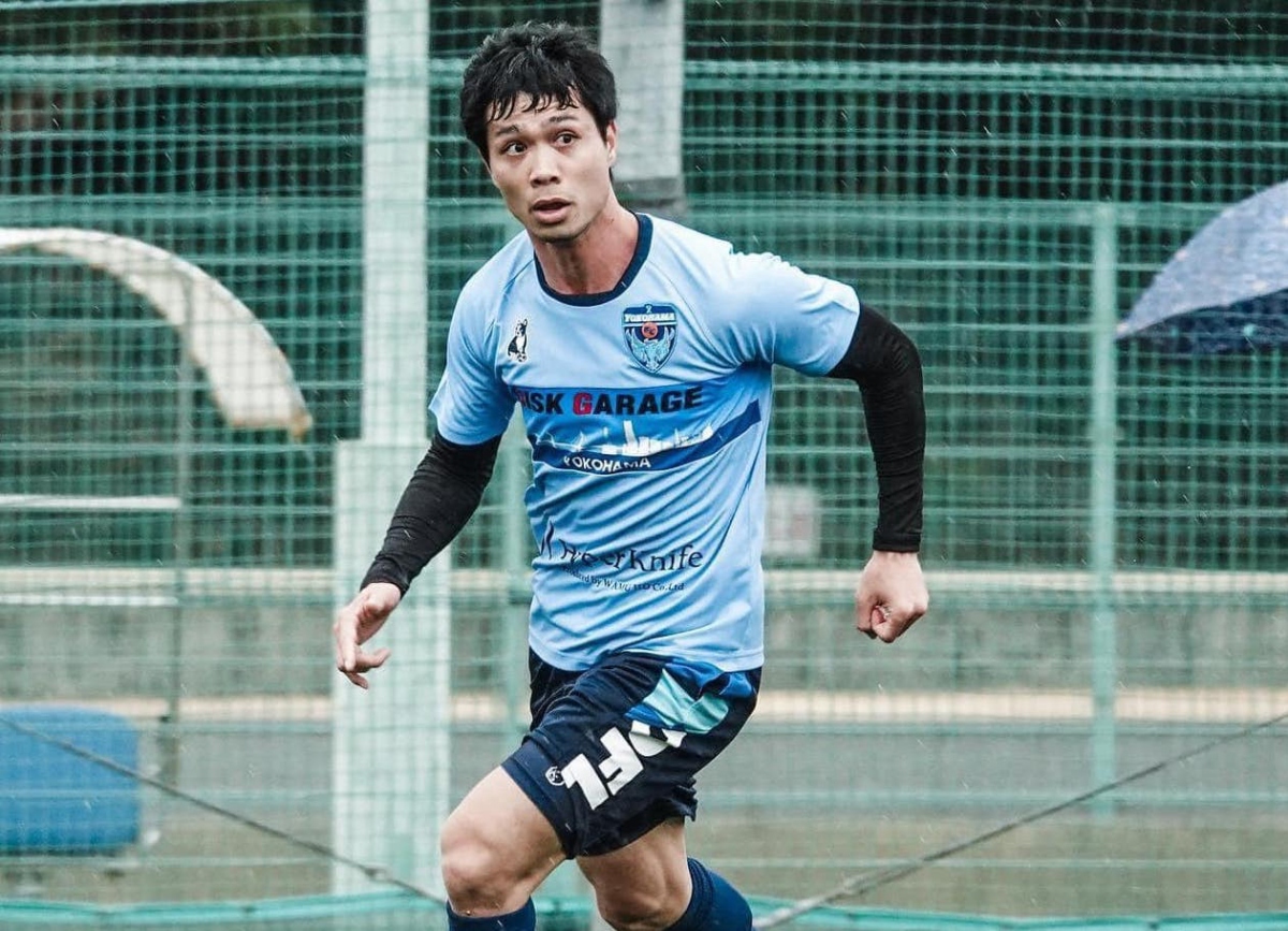 cong phuong tiet lo dieu lo lang trong mau ao yokohama fc hinh anh 1