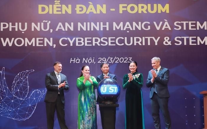 international forum on women, cybersecurity and stem opens picture 1