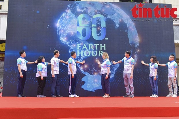 over 1,000 people run in response to earth hour 2023 in hanoi picture 1