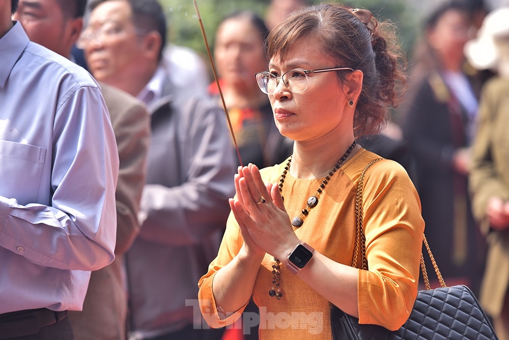 thousands of pilgrims flock to tay thien festival in vinh phuc province picture 10