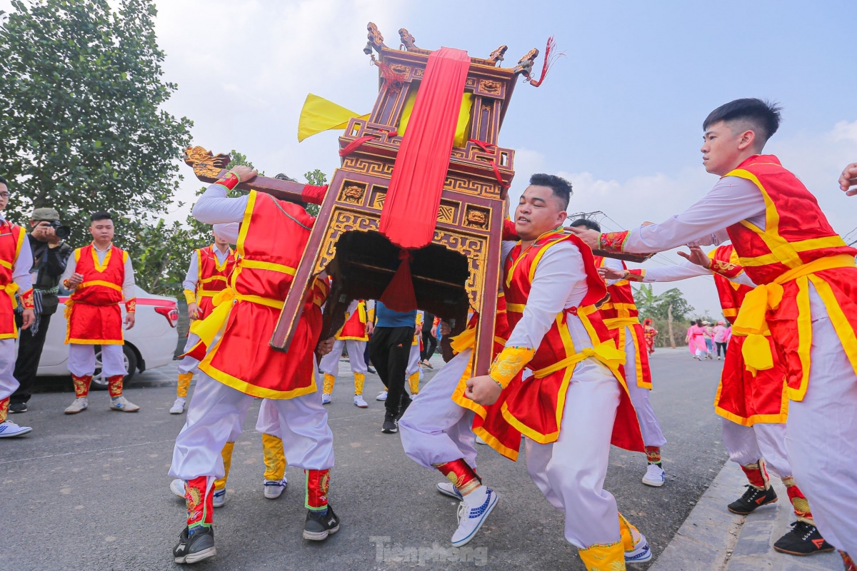 hanoi village hosts annual water festival picture 15