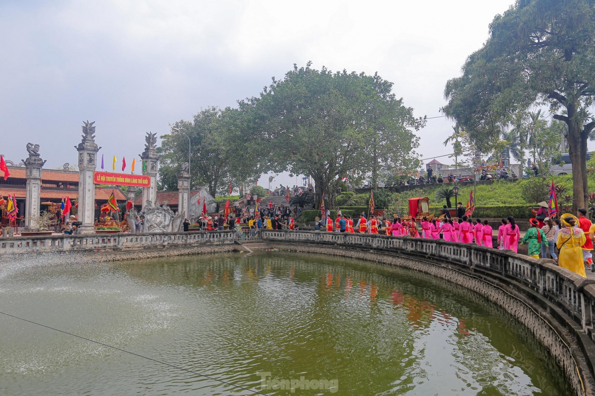 hanoi village hosts annual water festival picture 18