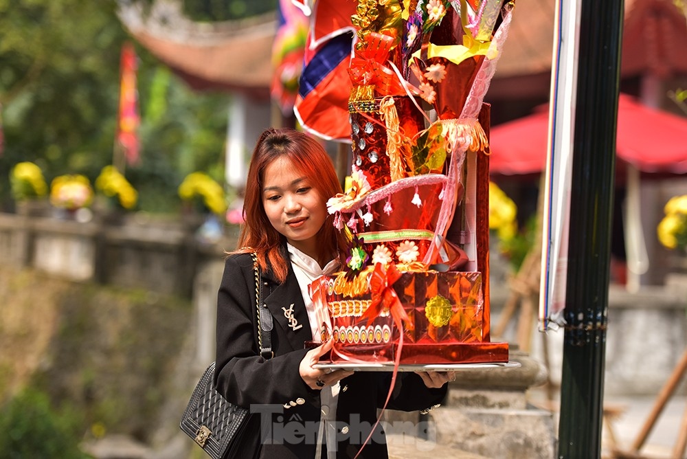 thousands of pilgrims flock to tay thien festival in vinh phuc province picture 8