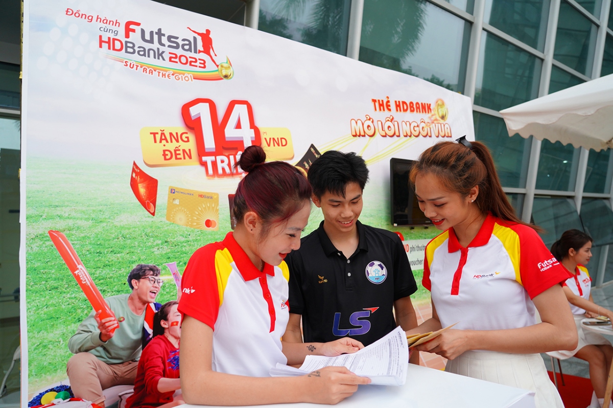 giai futsal hdbank 2023 mo loi ngoi vua hinh anh 3