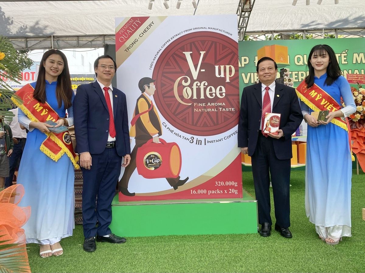Hộp cà phê hòa tan lớn nhất Việt Nam tại Lễ hội cà phê Buôn Ma Thuột