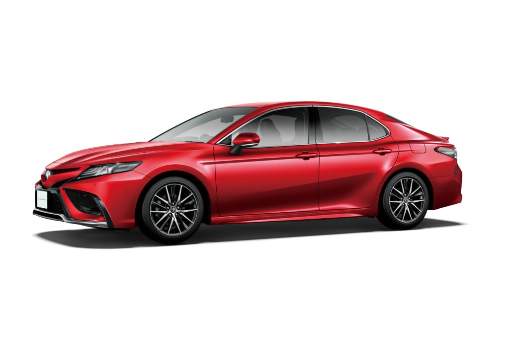 Mẫu Toyota Camry đời mới nhất - đời 2017, hiện đang được bán tại Nhật Bản.