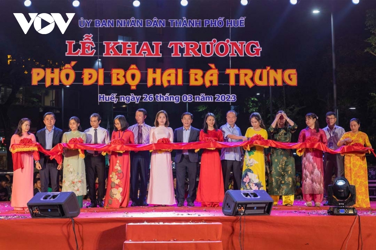 third pedestrian street zone opens in hue picture 1